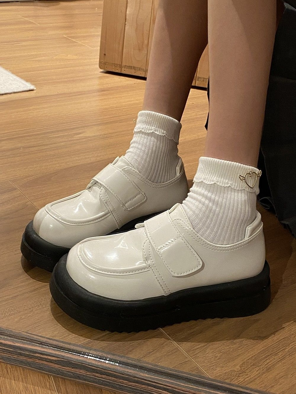 Versatile Women's Round Toe Ma - огляд і ціна Velcro Hook Loop